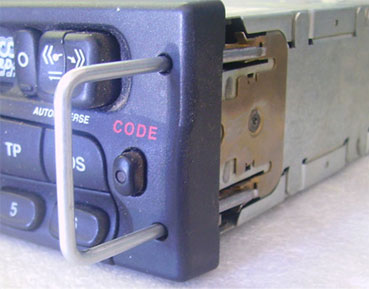 Как снять штатную автомагнитолу