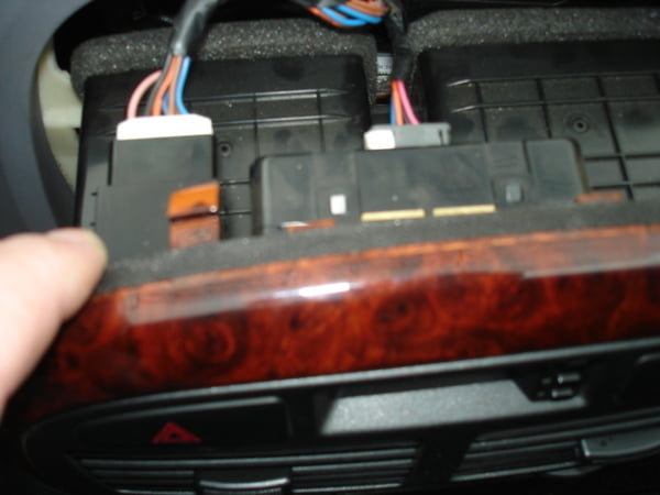 Как снять штатную автомагнитолу